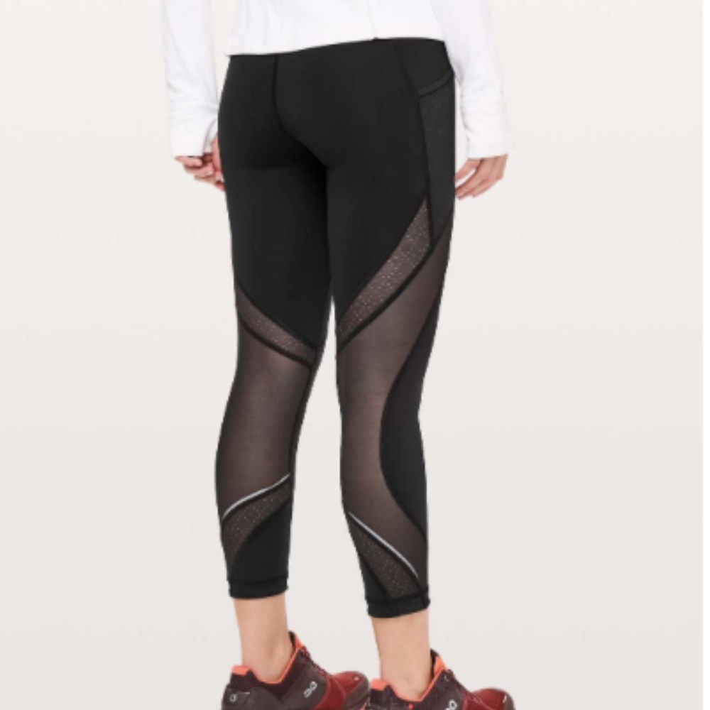 Lululemon Run Smoothly Crop *23"